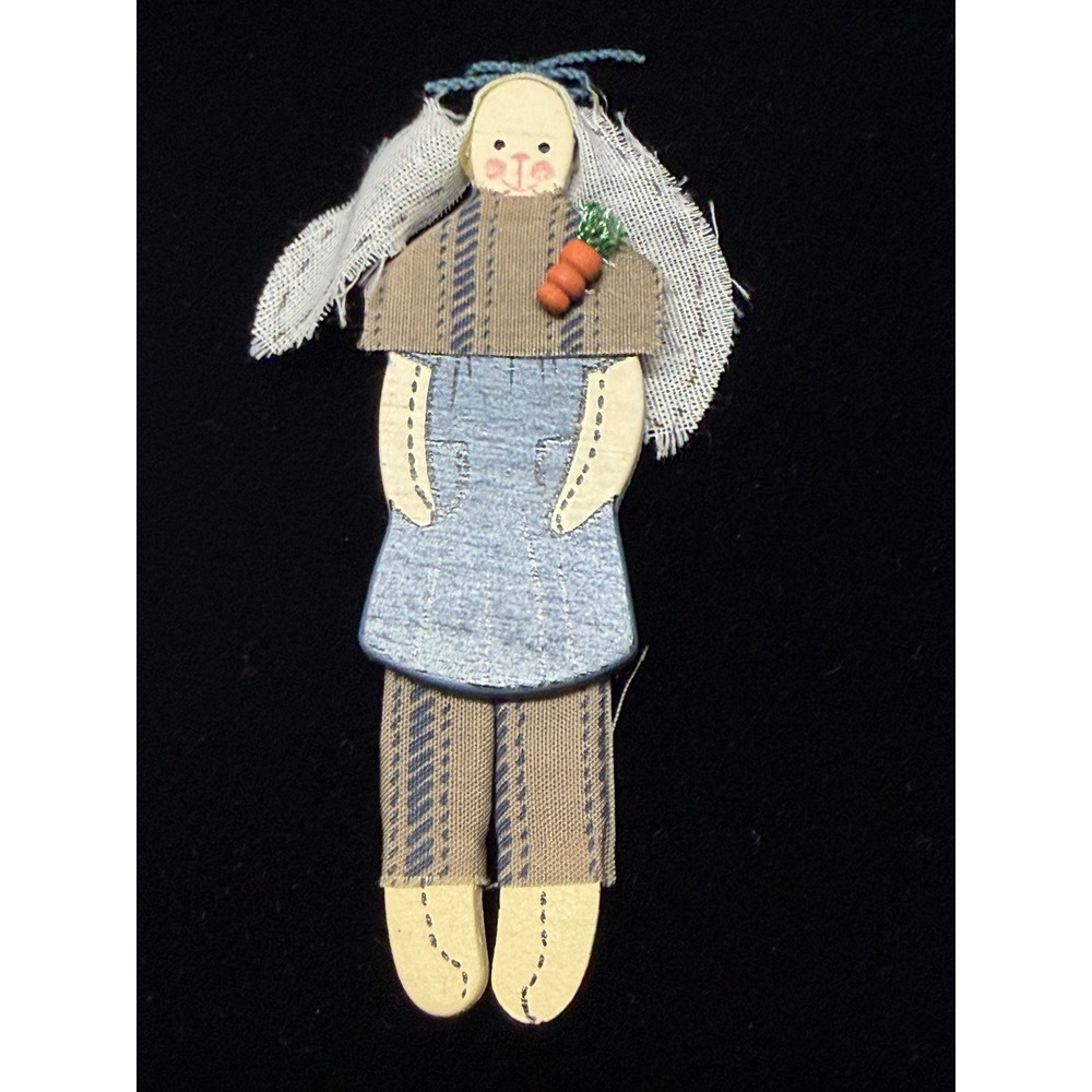 Vintage Tender Heart Treasures Bunny Rabbit‎ Brooch Pin Country Folk Art Carrot